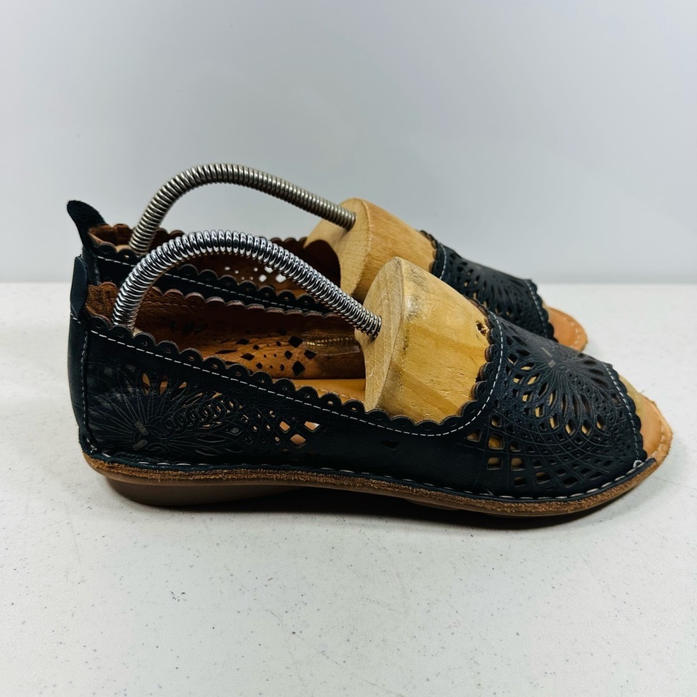 Rue 580 Perforated Leather Sandals Size 40 US 9.5 - 10 - Picture 4 of 8